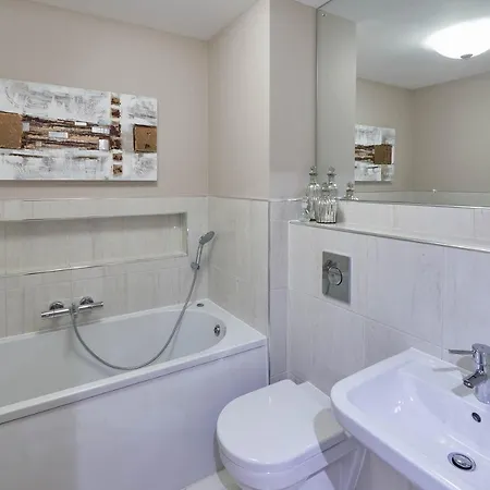 Host & - Caedmons Prospect Apartment *