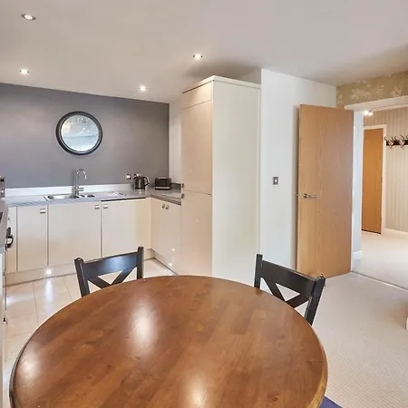Host & - Caedmons Prospect Apartment *