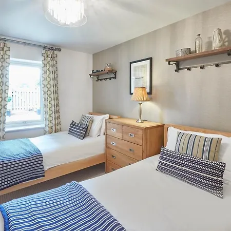 Apartment Host & - Caedmons Prospect Whitby